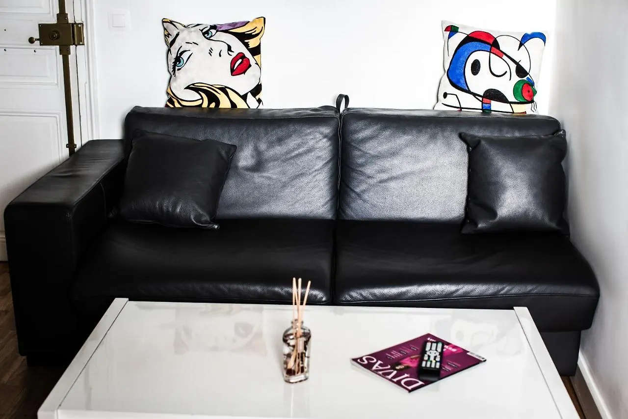 Studio Ideal Champs-Elysees パリ 0*,  フランス